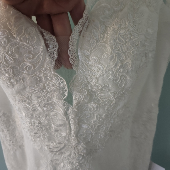 Lulu's Eternally Adored White Lace Embroidered mermaid maxi Wedding Dress size - Picture 4 of 12